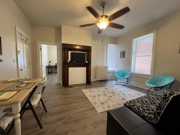 301-303 W Beverley St Unit 303-1, Staunton, VA 24401