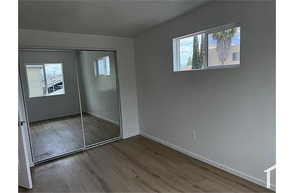 Building Photo - 1046 W 83rd St