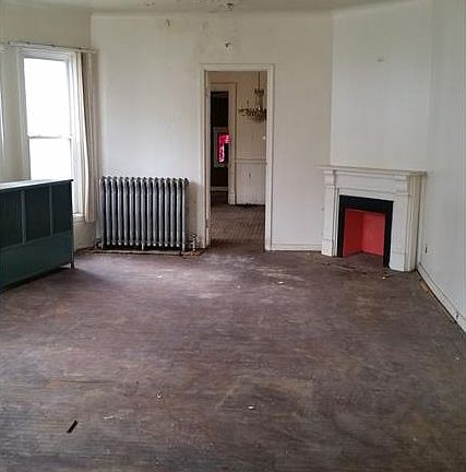 4th image of 2244 E 89th St