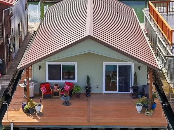 34326 Johnsons Landing Rd #A5, Scappoose, OR 97056