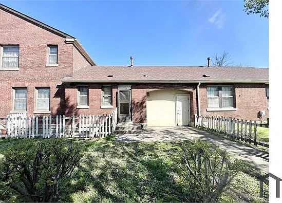21 College Ct — Photo 10