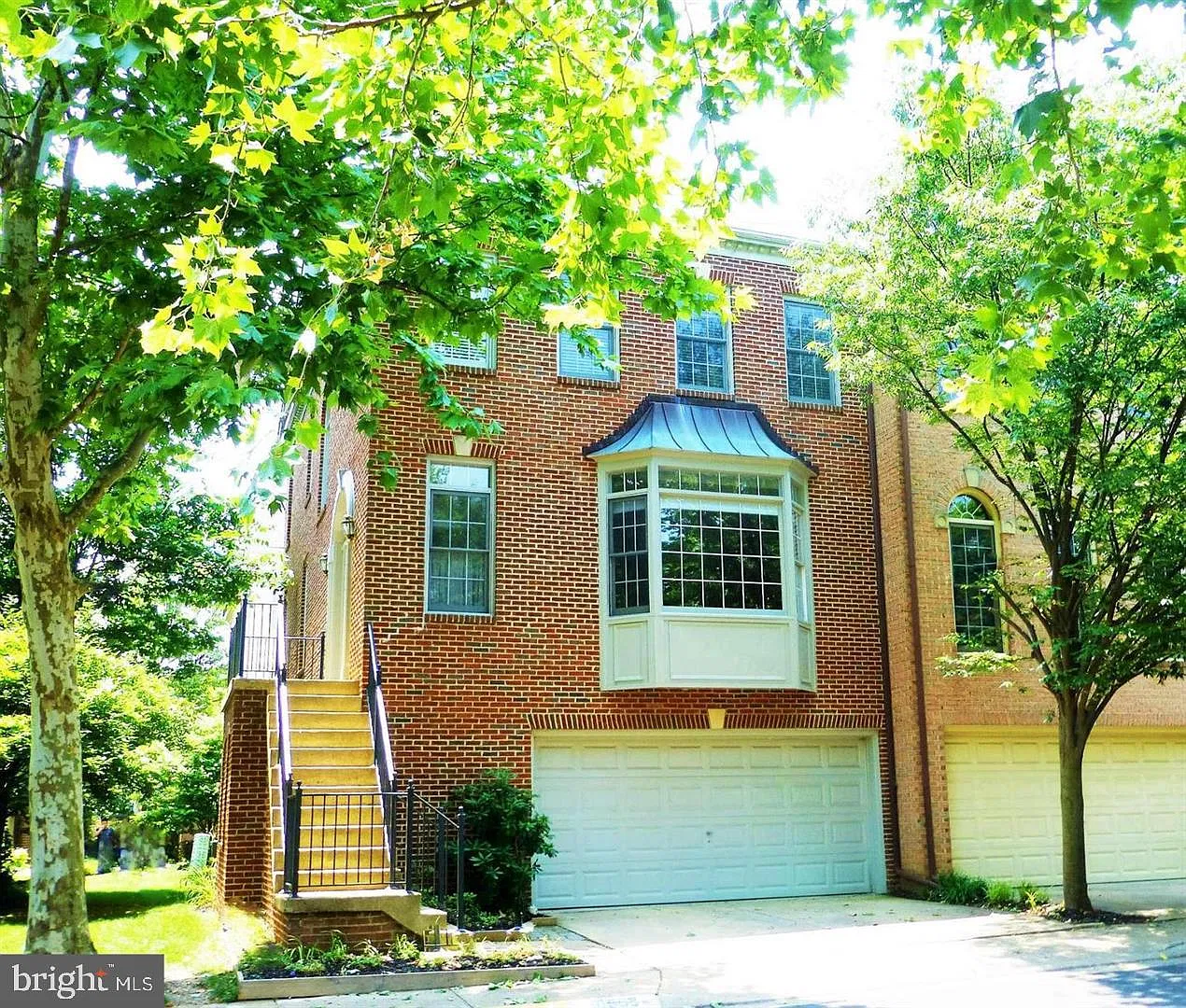 4 bed, 3.5 bath, 2792 sqft, $4,000 — Photo 1