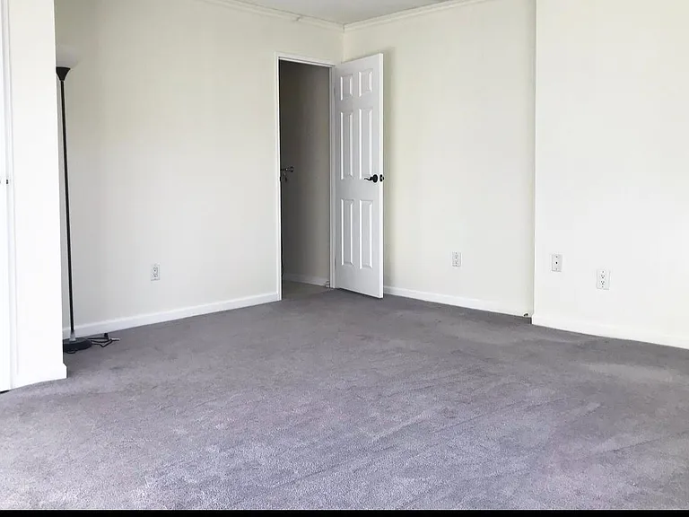 Master suite includes full bath!