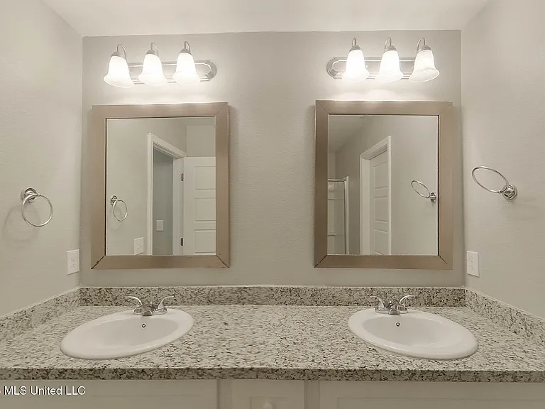 11502 Camden Court Cir — Photo 16