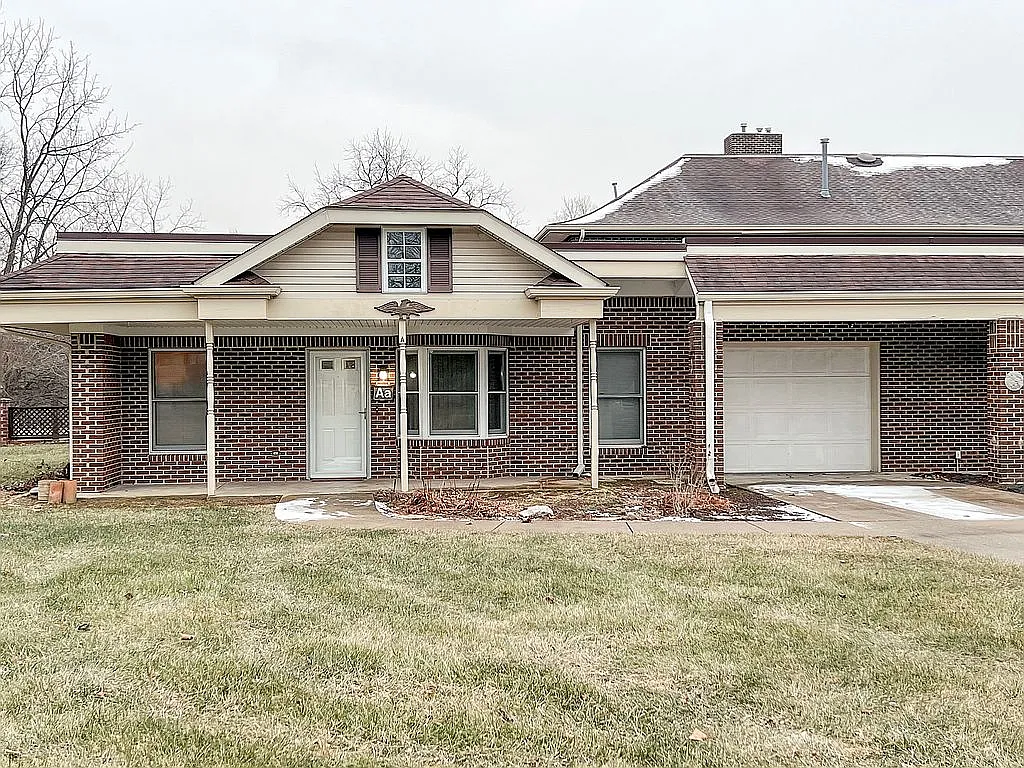 2126 W Black Creek Valley Rd APT A photo 1