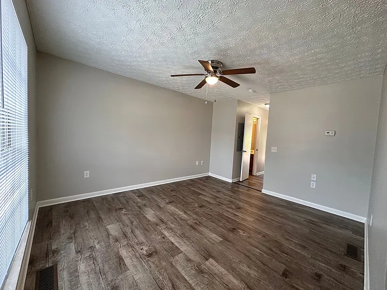 2021 N Sizer Ave #L — Photo 50
