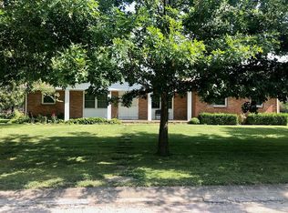 513 Wilson Ave, Charleston, IL