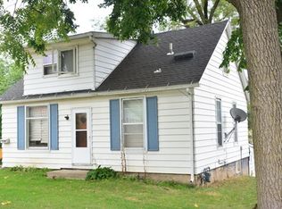 325 W Madison St, Platteville, WI 53818