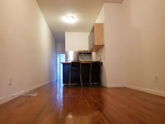 Rented by Evergreen Apartments BK | media 6