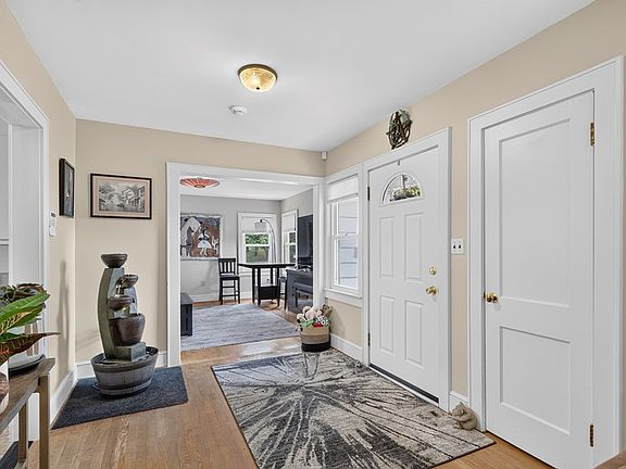 4th image of 299 Old Eleven Dr