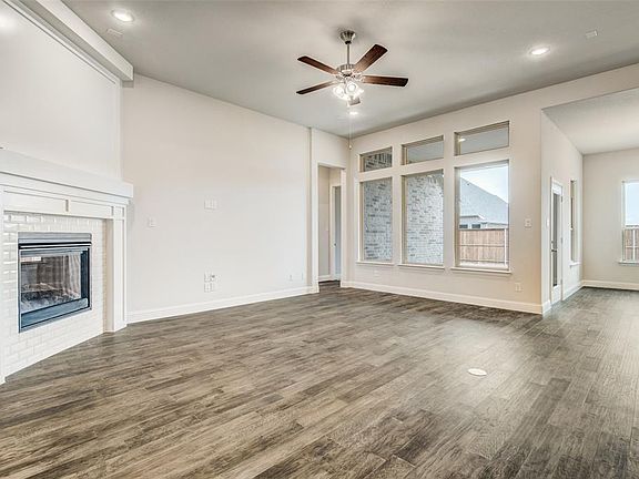 5th image of 4224 Harper Ave