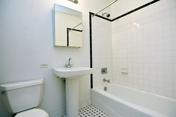 Rented by Bohemia Realty Group | media 8