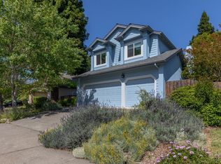 5076 Deerwood Dr, Santa Rosa, CA 95403