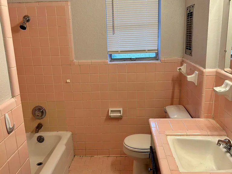 11223 Wyatt St — Photo 5