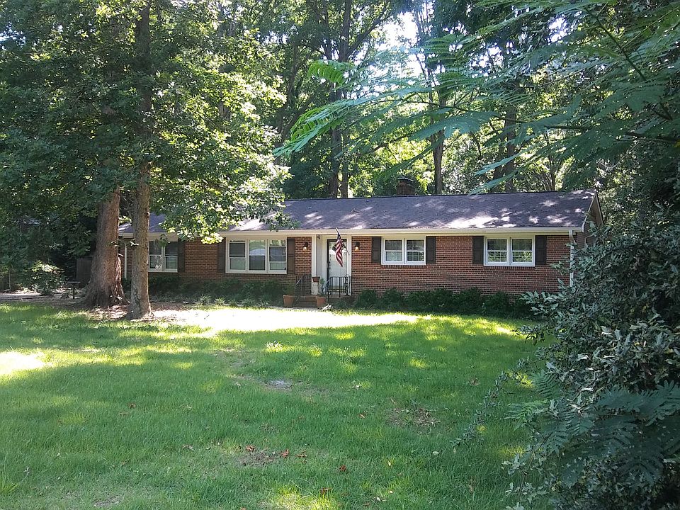 1st image of 120 Holly Dr