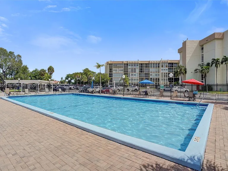 2000 Atlantic Shores Blvd #207 — Photo 27