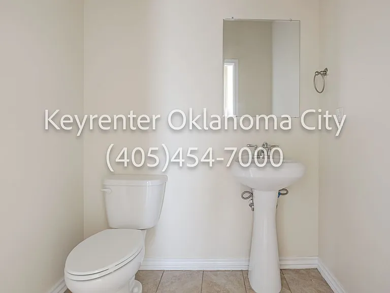 2409 Rosa Cir — Photo 34