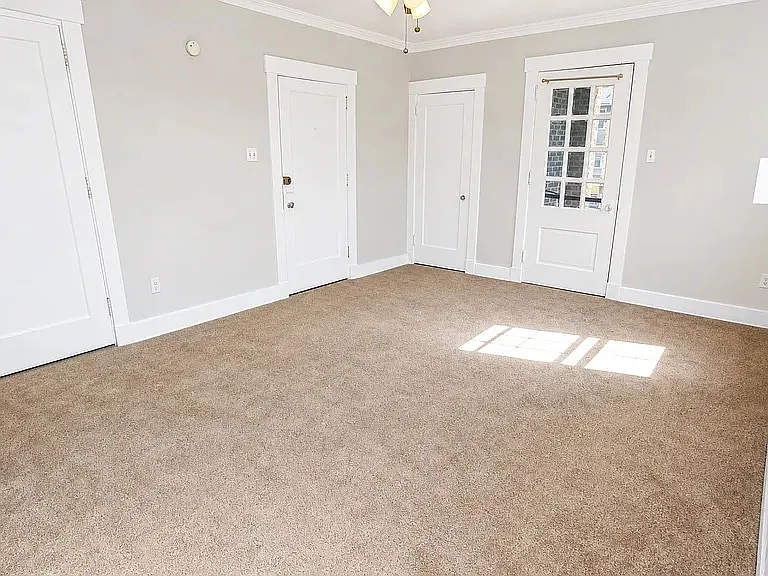 Carpeted 2-Bedroom