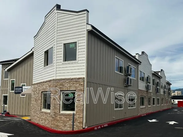 1935 Table Rock Rd, Medford, OR