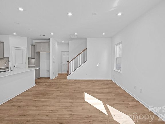 2nd image of 3617 Edisto Pl
