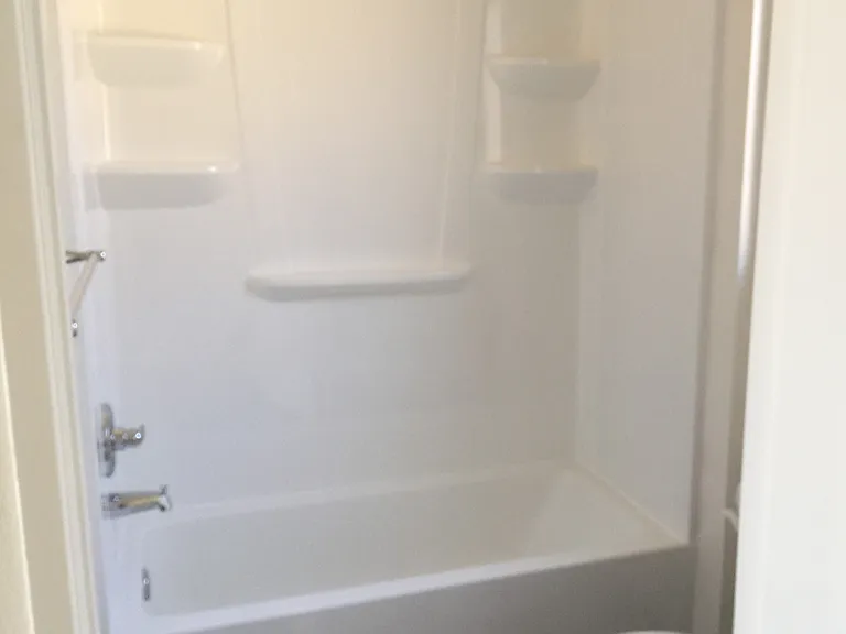 Midvale Los Angeles Apartments LLC — Photo 19