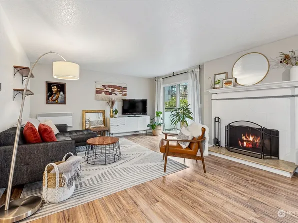 5601 California Avenue SW #205, Seattle, WA 98136