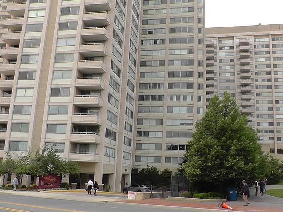 4th image of 4515 Willard Ave APT 717