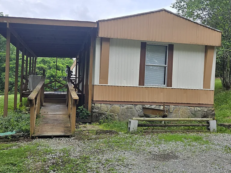 156 Fishing Creek Rd — Photo 2