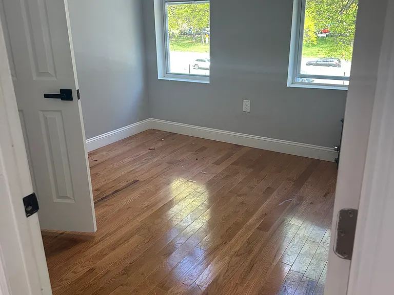 1319 Harrod Ave #4 — Photo 6