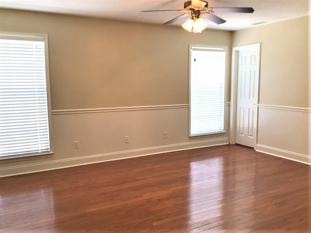 128 Barrington Rd — Photo 9