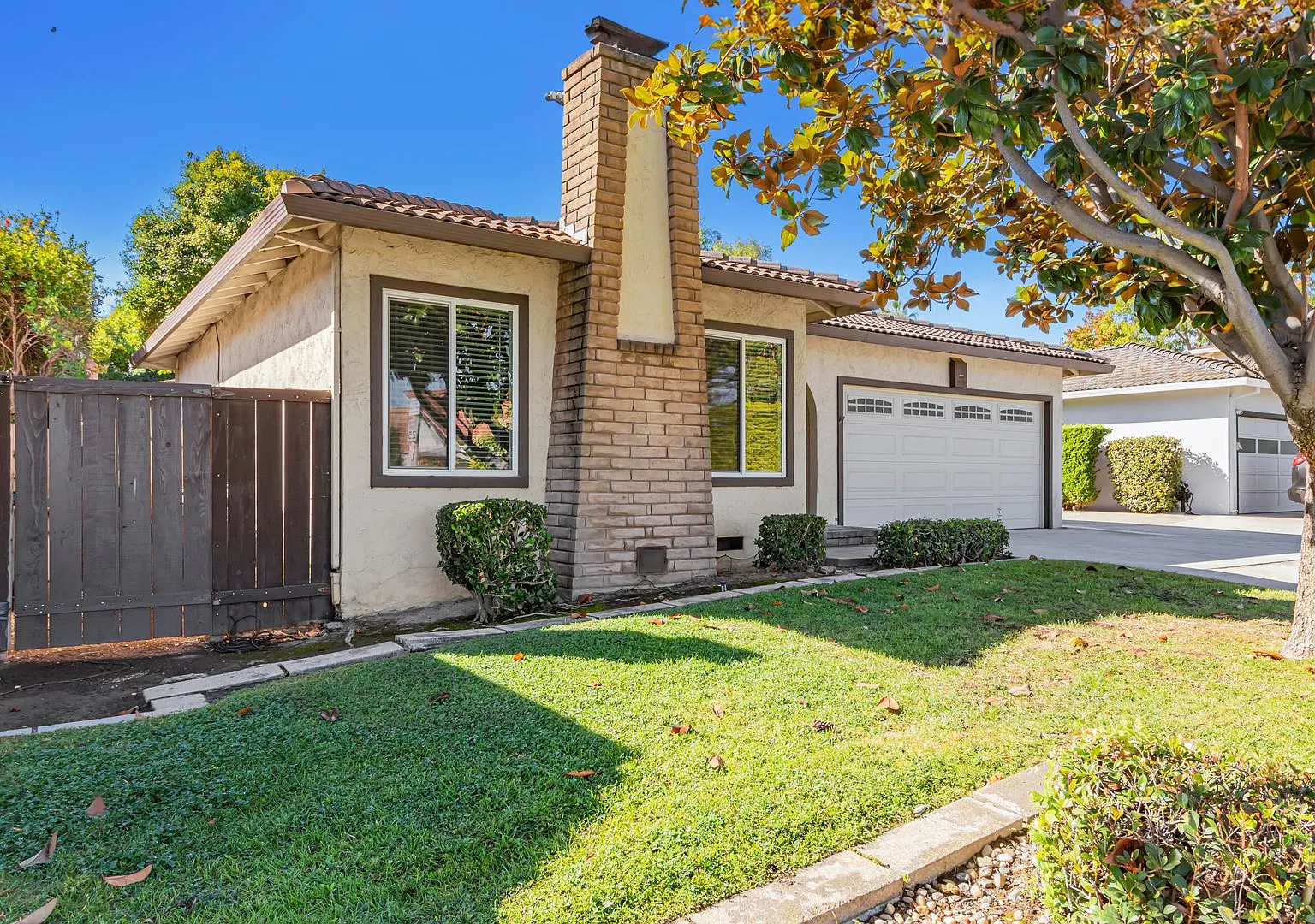 Updated Duplex in Sunnyvale — Photo 2
