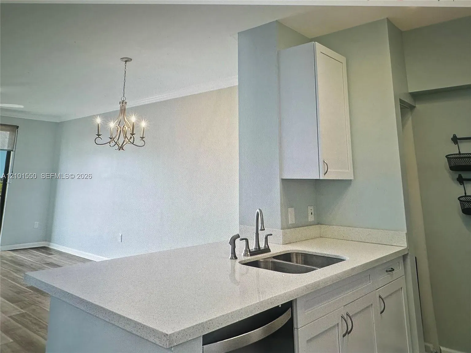 Regent Park Condo — Photo 4