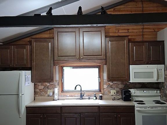 4th image of 13214 Lakeview Dr