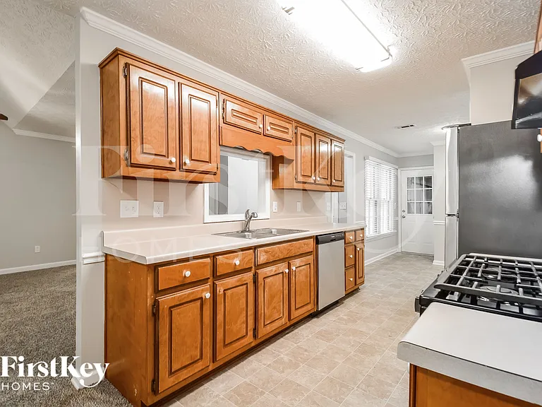 2403 Windridge Dr NE — Photo 6
