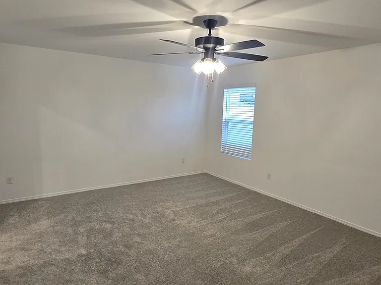 1604 Rambling Brook Dr — Photo 9