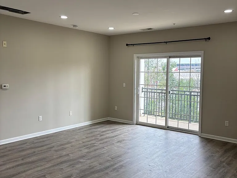 1321 Sierra Dr — Photo 38