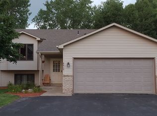 4419 Hadley Ave N, Oakdale, MN 55128