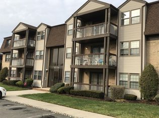 410 Newport Ct, Fords, NJ 08863