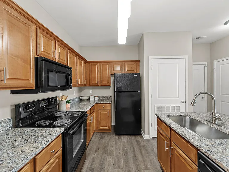 Riverstone Apartments — Photo 14