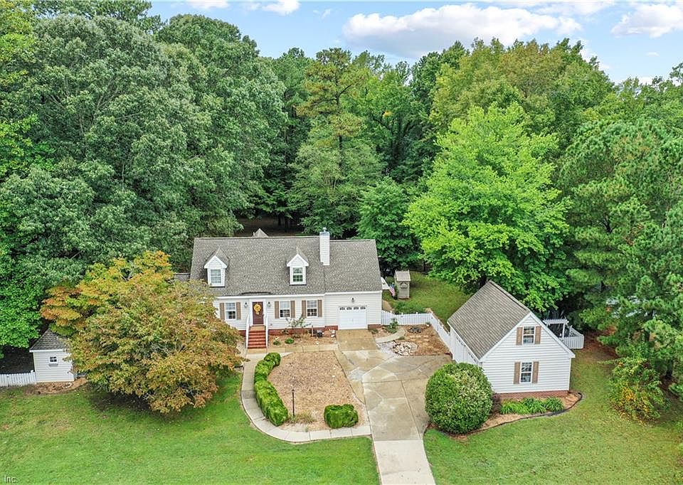 1st image of 304 Plantation Ln
