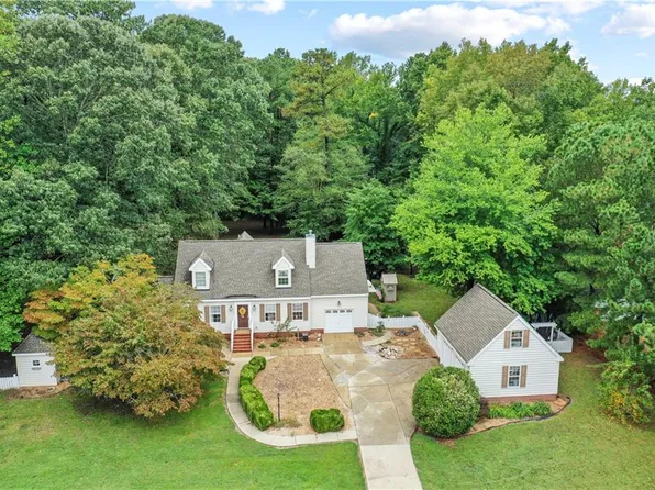 304 Plantation Ln, Smithfield, VA 23430