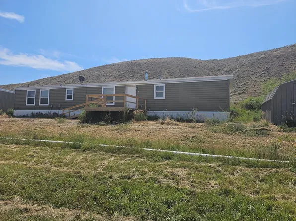 1366 Hwy 14, Shell, WY 82441