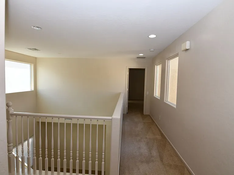 2689 Niddrie Ave — Photo 10