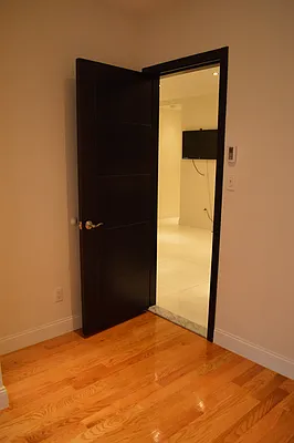 Rented by CoSo Apartments | media 30