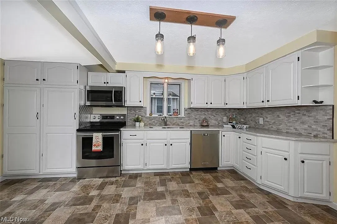 613 Vine St — Photo 2