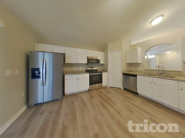 822 Brenton Leaf Dr — Photo 5