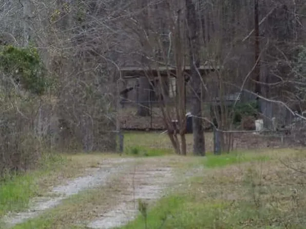 6747 Mullin Stroud Rd, Smiths Station, AL 36877