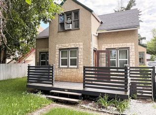 1062 104th St, North Battleford, SK S9A1N4