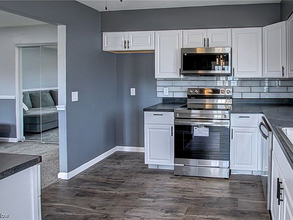 4th image of 630 W 27th St