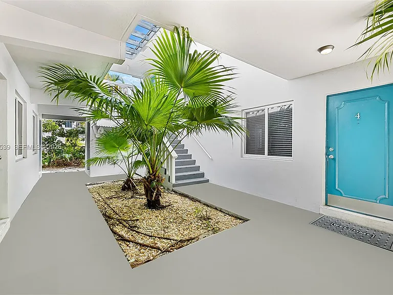 2616 NE 14th Ave #6 — Photo 4